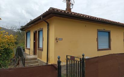 Vista exterior de Casa o xalet en venda en Arenas de Iguña