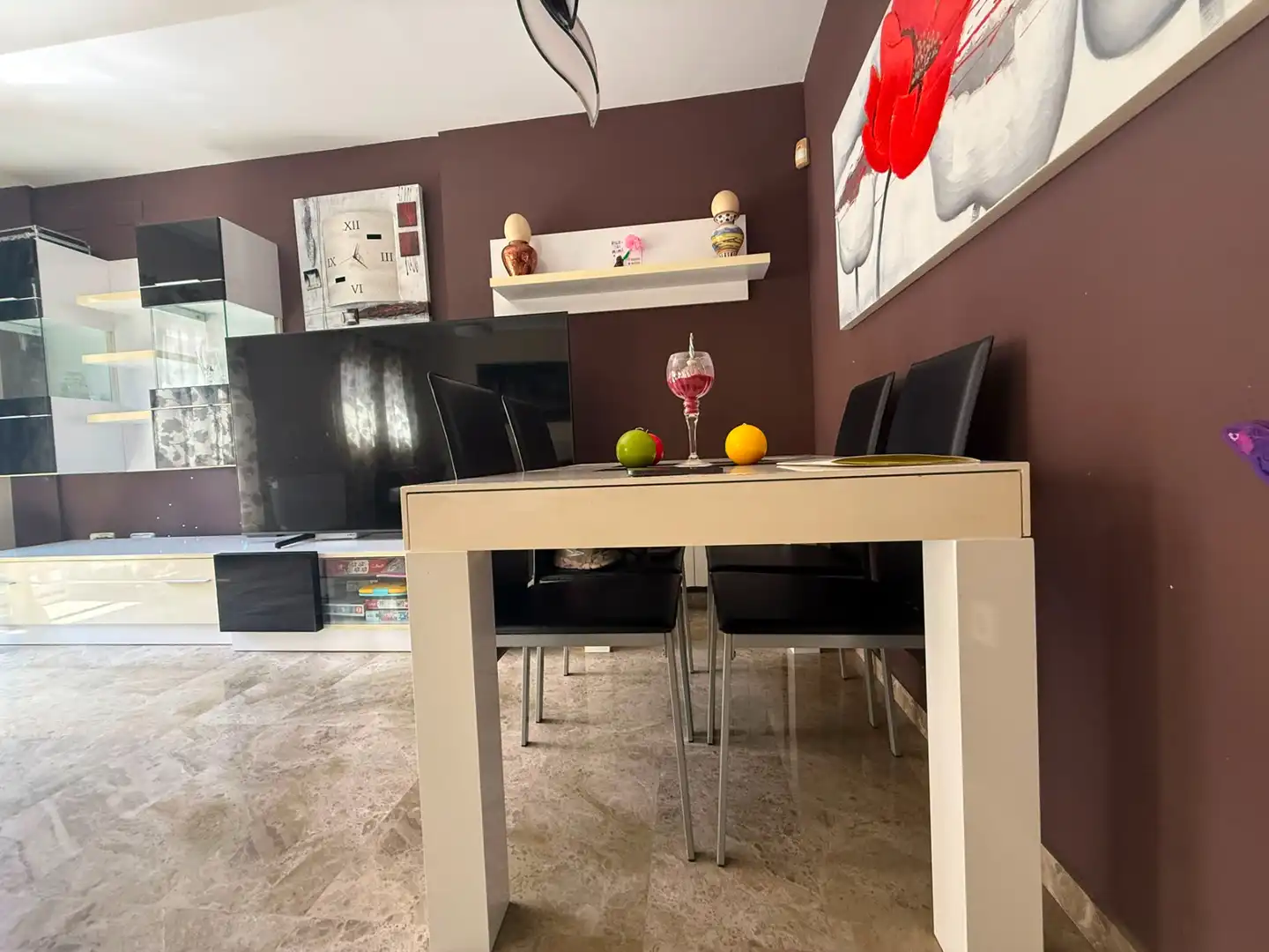 Menjador de Casa adosada en venda en La Pobla de Vallbona amb Aire condicionat, Calefacció i Terrassa