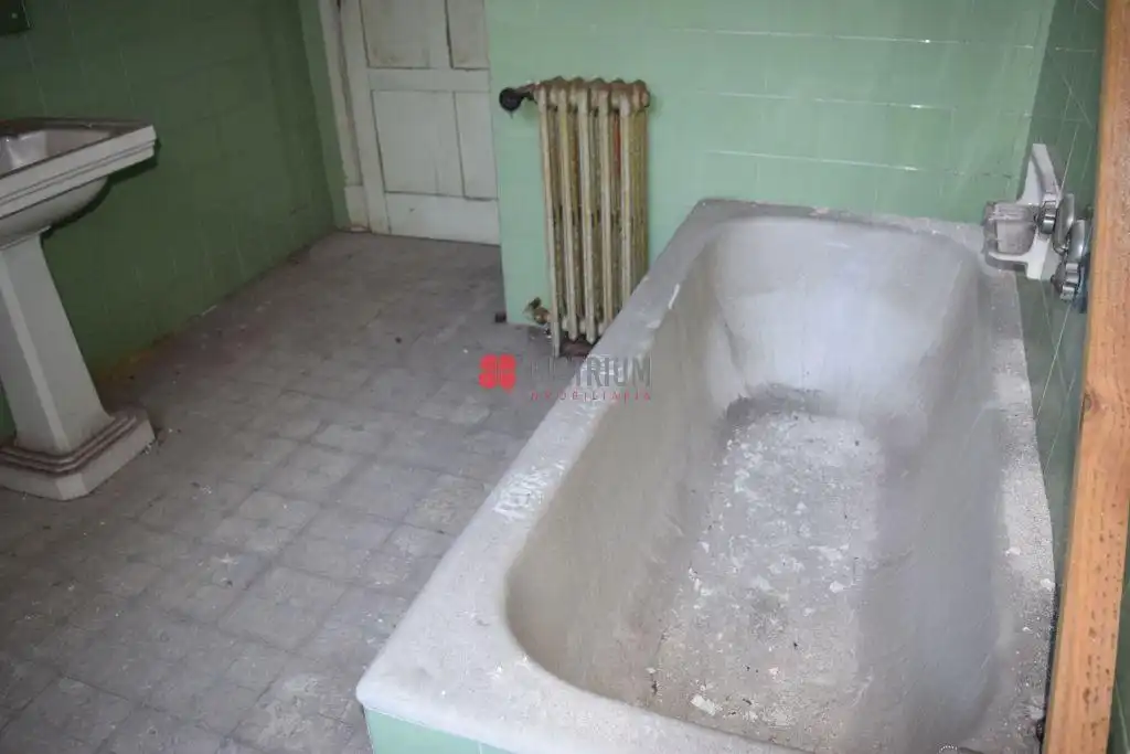 Badezimmer von Gebäude zum Verkauf in Santiago de Compostela 
