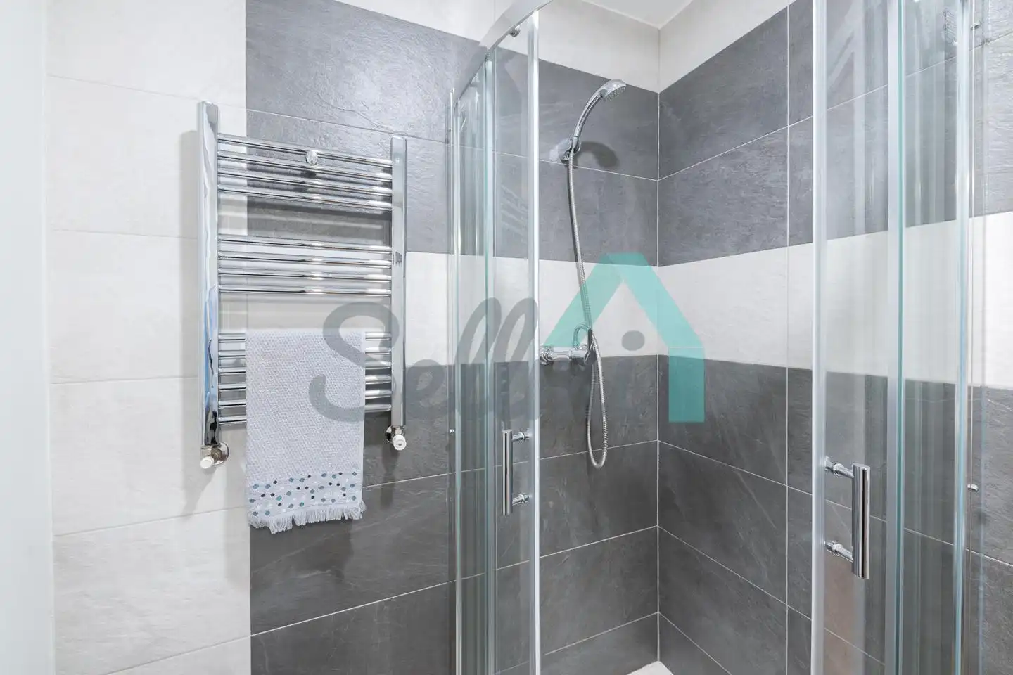 Bathroom of Flat for sale in Gijón   with Heating and Terrace