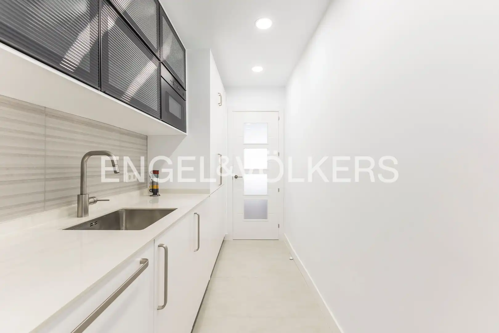 Kitchen of Flat for sale in Madrid  with Air Conditioner, Heating and Terrace