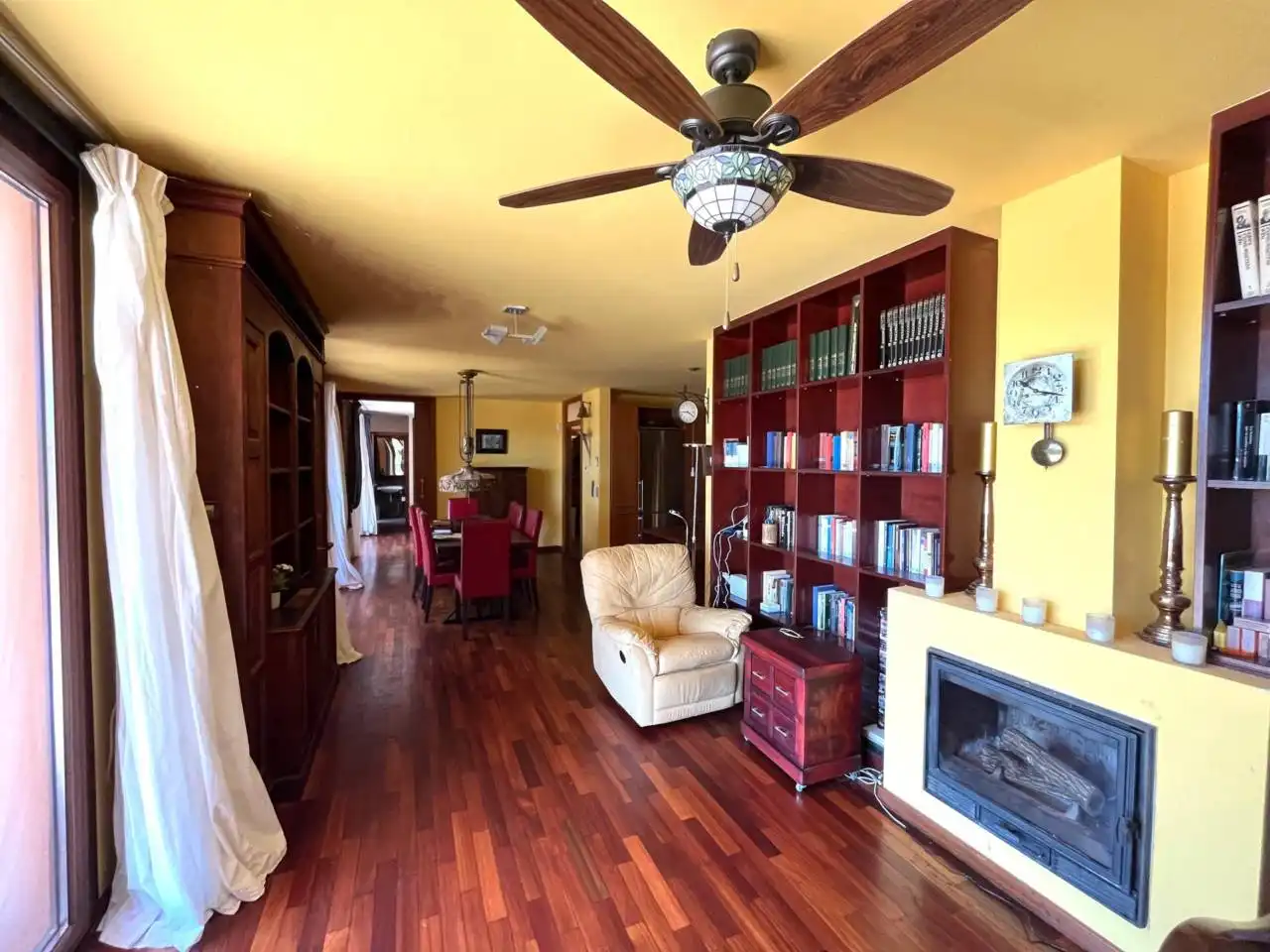 Wohnzimmer von Haus oder Chalet zum Verkauf in Bescanó mit Klimaanlage, Heizung und Privatgarten