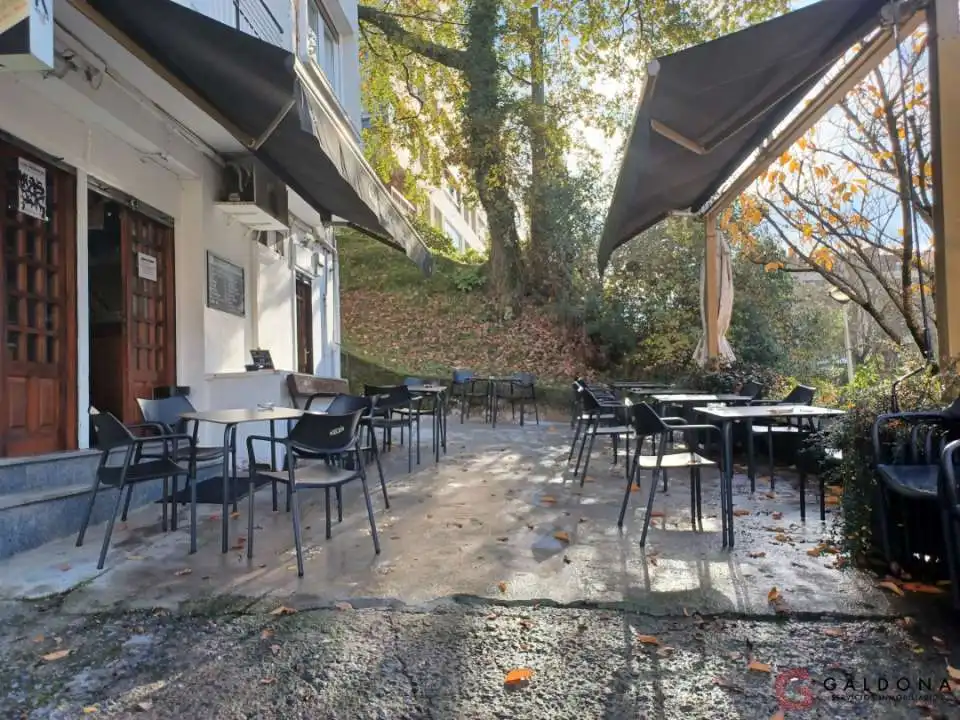 Terrassa de Local en venda en Donostia - San Sebastián  amb Aire condicionat