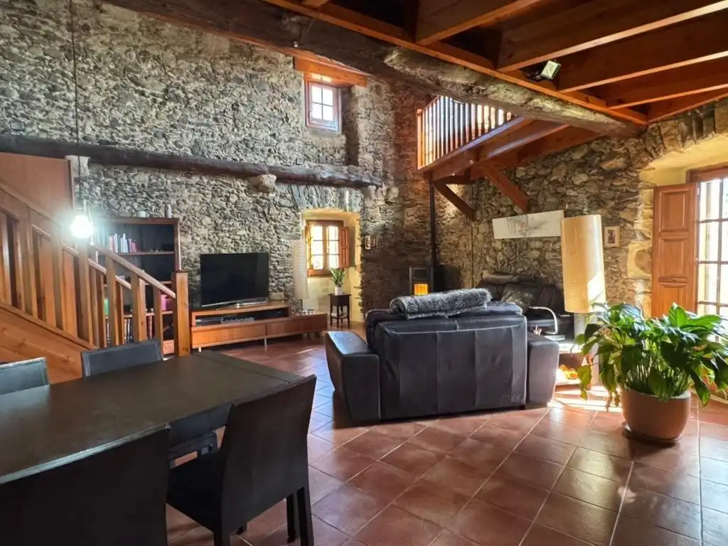 Sala d'estar de Finca rústica en venda en Rabós amb Calefacció, Terrassa i Balcó
