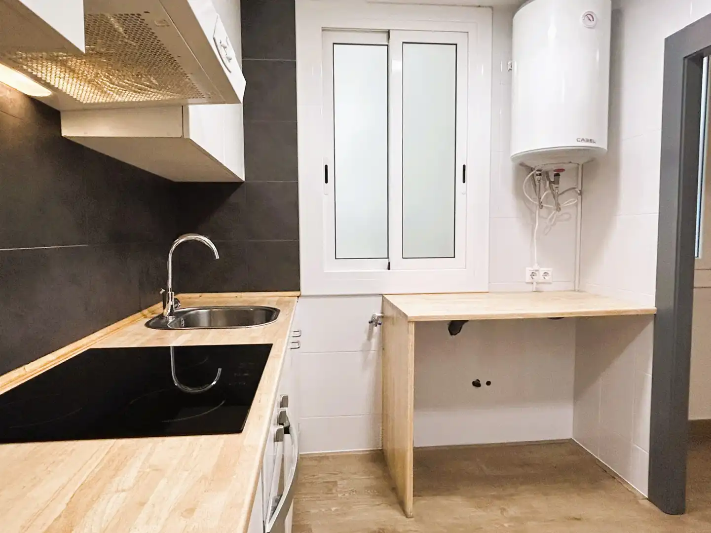 Cocina de Piso en venta en Barcelona con Aire acondicionado