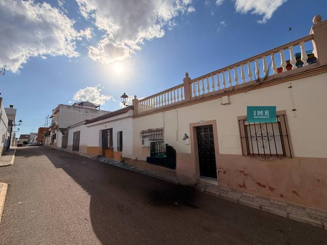 Casa-chalet en Venta en  PIO XII, 28 en Centro
