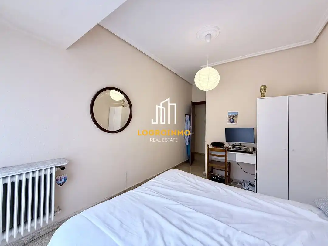 Bedroom of Flat for sale in  Logroño  with Heating and Terrace