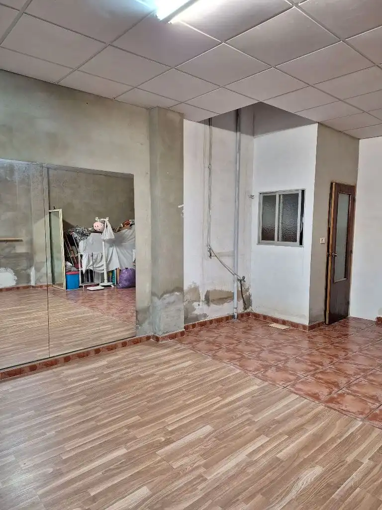 Local comercial en venta en Casc Urbà, imagen 3