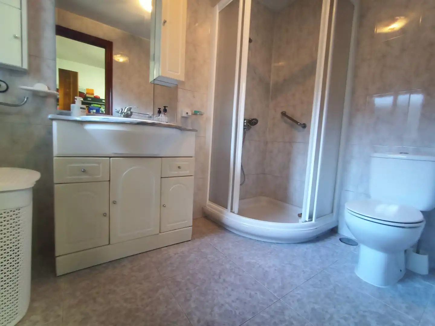 Badezimmer von Haus oder Chalet zum Verkauf in Coristanco mit Möbliert
