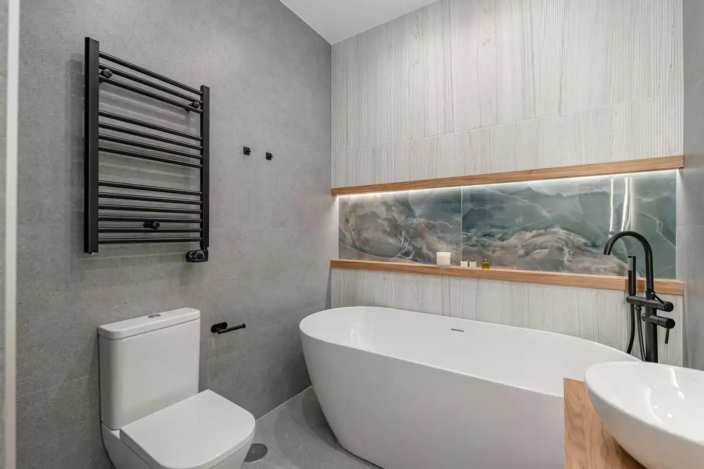 Badezimmer von Wohnung zum Verkauf in Madrid mit Klimaanlage und Heizung