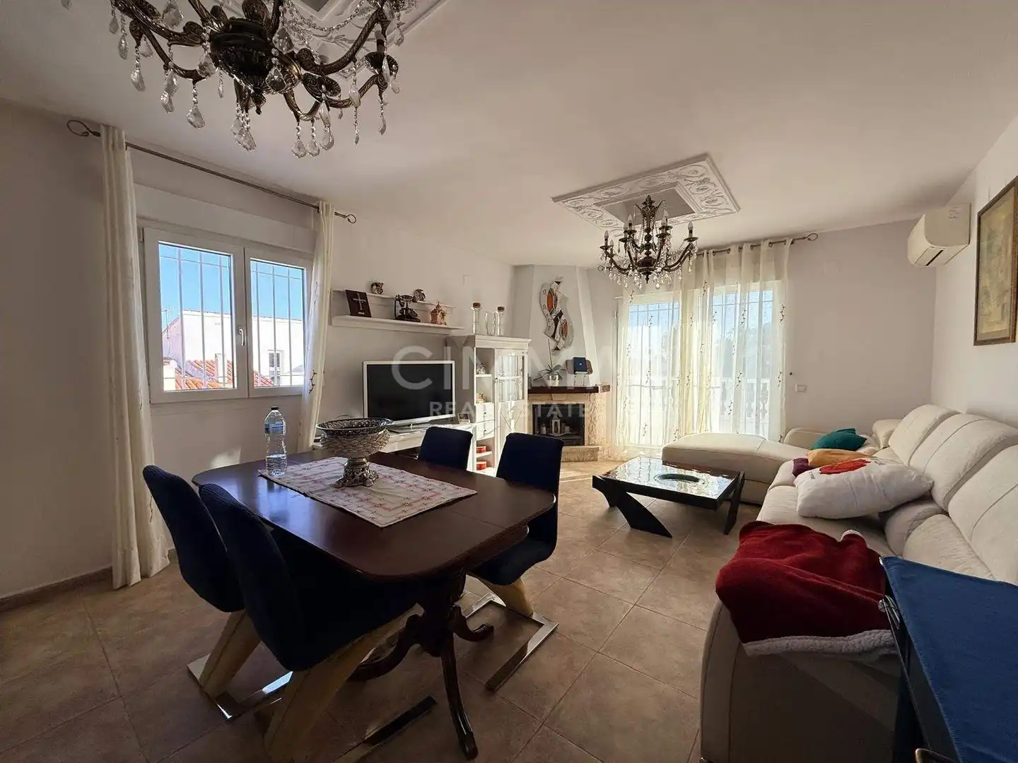 Sala de estar de Casa o chalet en venta en La Nucia con Aire acondicionado, Jardín privado y Terraza