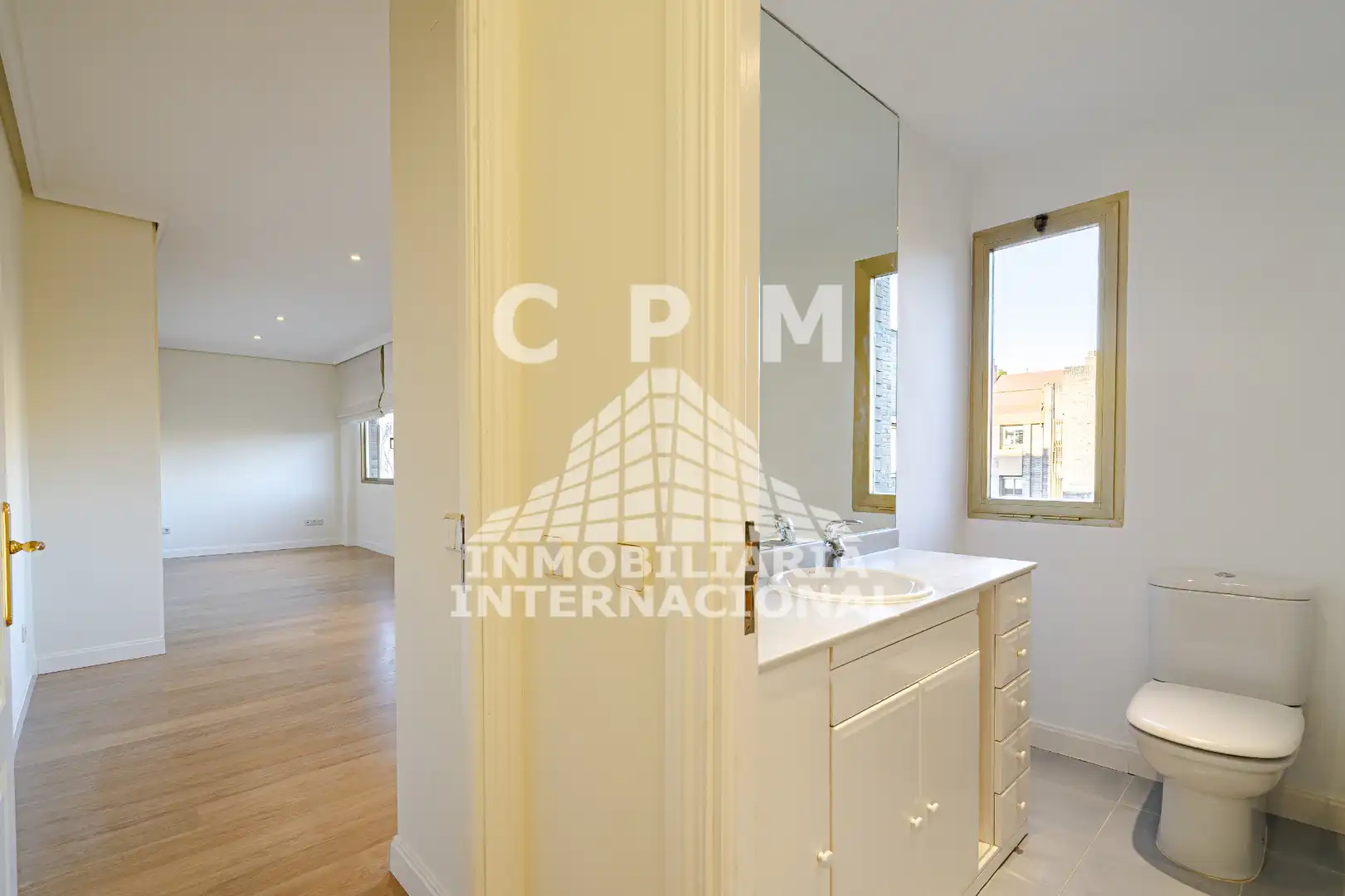 Schlafzimmer von Wohnung zur Miete in Madrid mit Klimaanlage, Heizung und Parkett