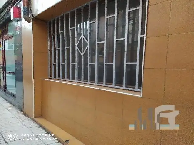 Business premises for sale in Calle Ateneo Obrero de la Calzada 4, imagen 2