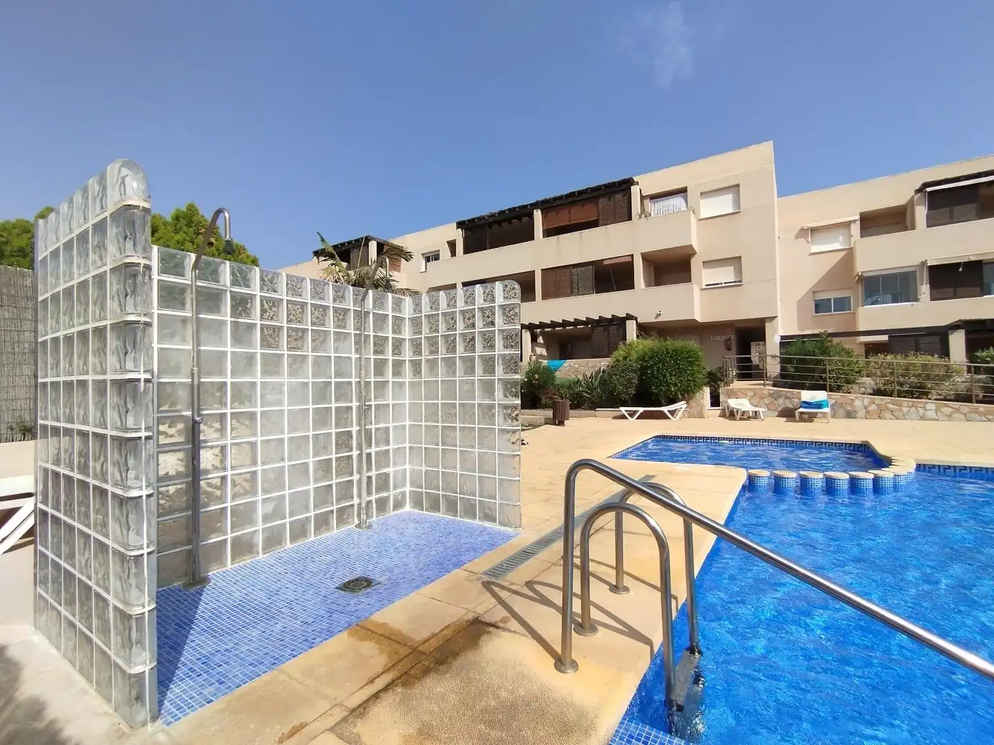 Piscina de Pis en venda en Águilas amb Aire condicionat, Calefacció i Jardí privat