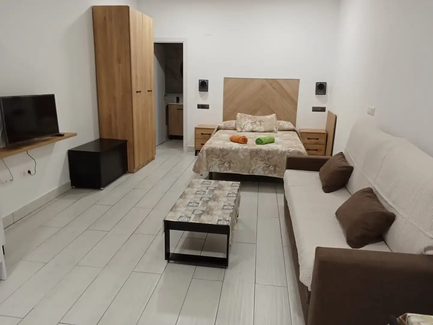 Habitación de Estudio de alquiler en Málaga con Amueblado