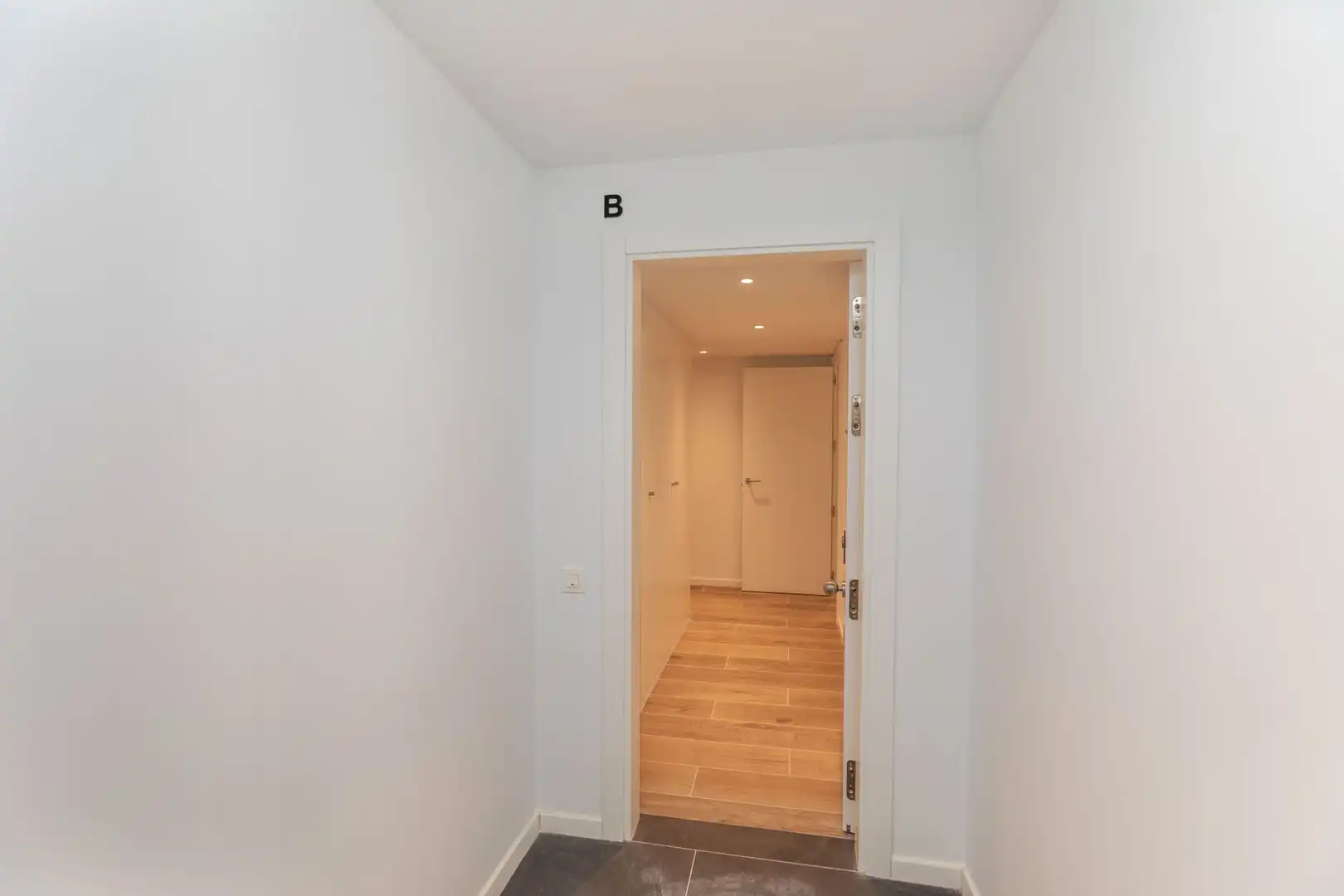 Piso de alquiler en Carrer de Joan Miró, Finestrelles
