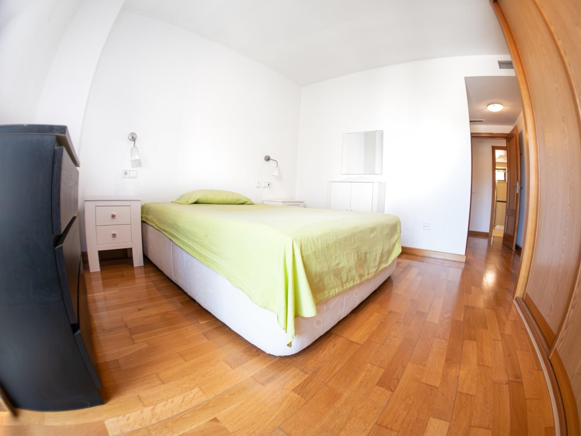 Habitación de Piso en venta en  Almería Capital con Aire acondicionado, Calefacción y Jardín privado