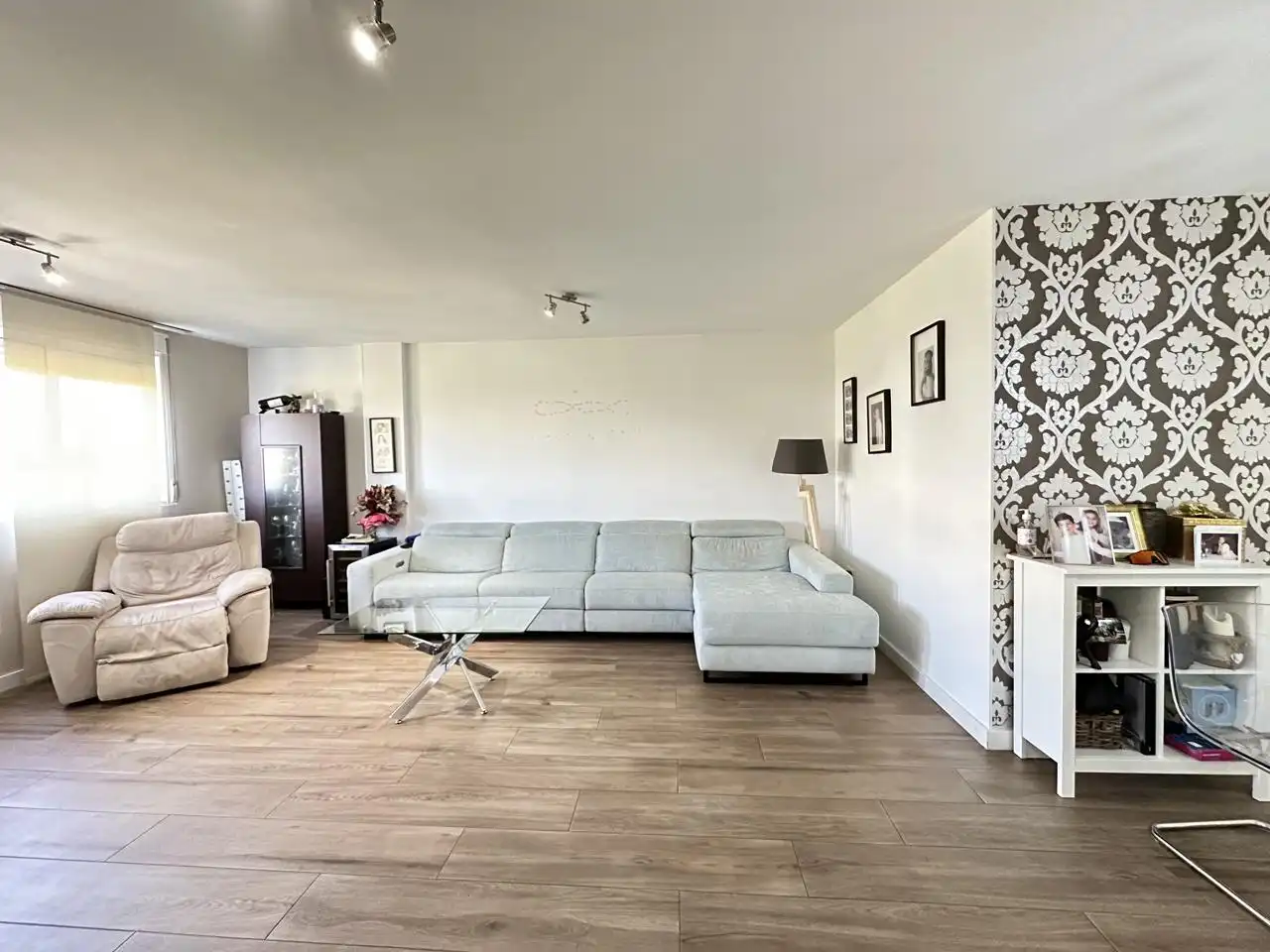 Living room of Flat for sale in Alicante / Alacant  with Air Conditioner, Parquet flooring and Storage room