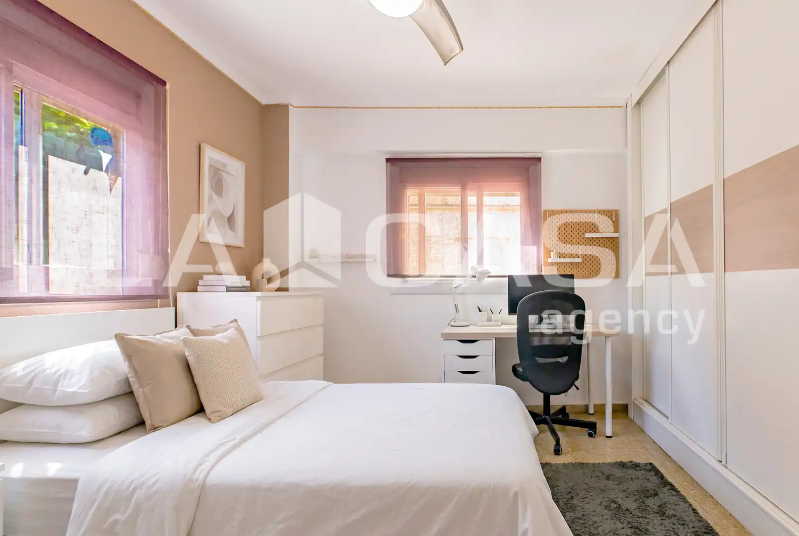 Bedroom of Flat for sale in Valencia  with Oven and Washing machine