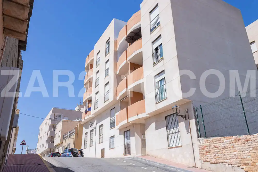 Vista exterior de Planta baja en venta en Garrucha con Amueblado, Horno y Lavadora