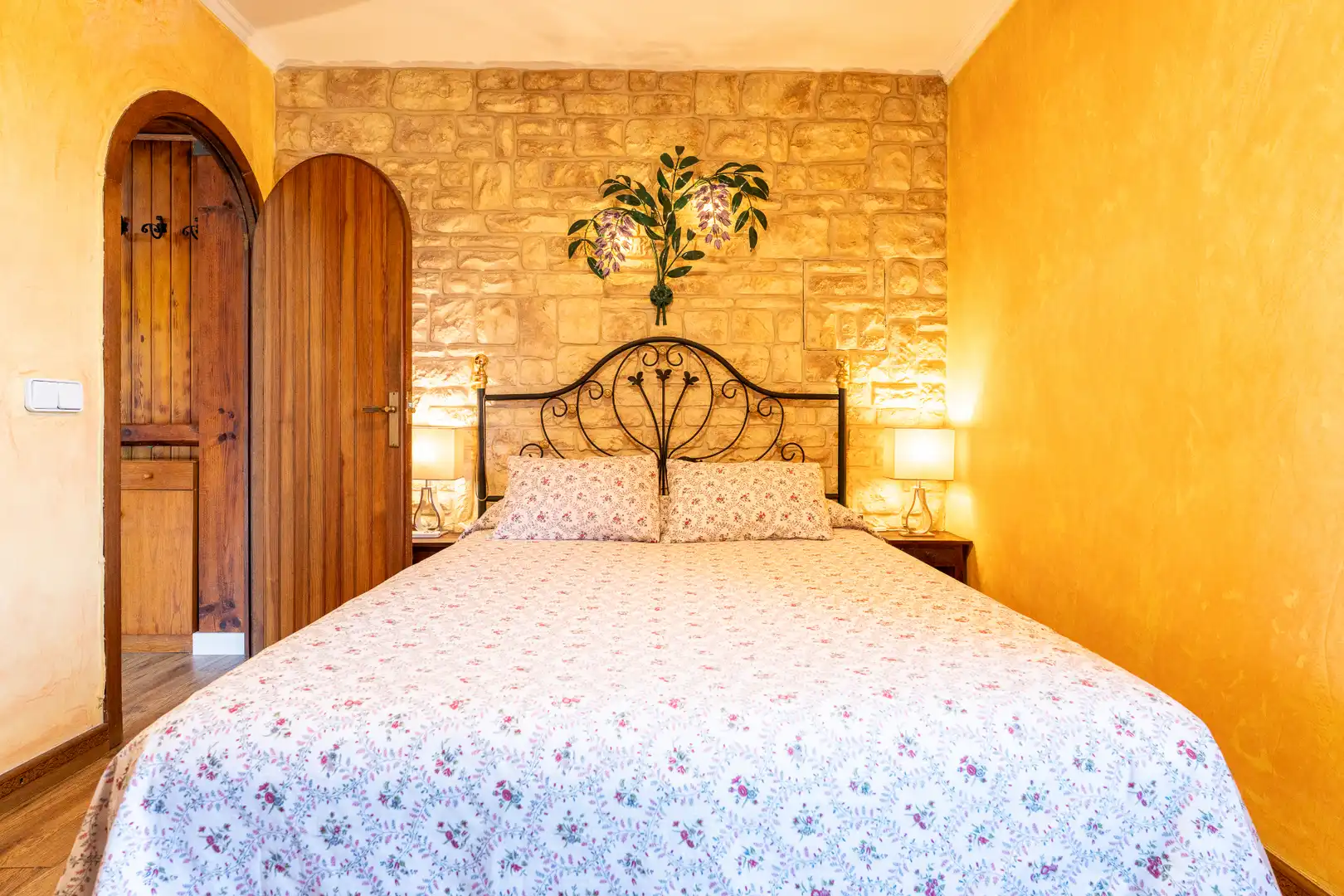 Schlafzimmer von Dachboden zum Verkauf in Reus mit Klimaanlage, Heizung und Parkett