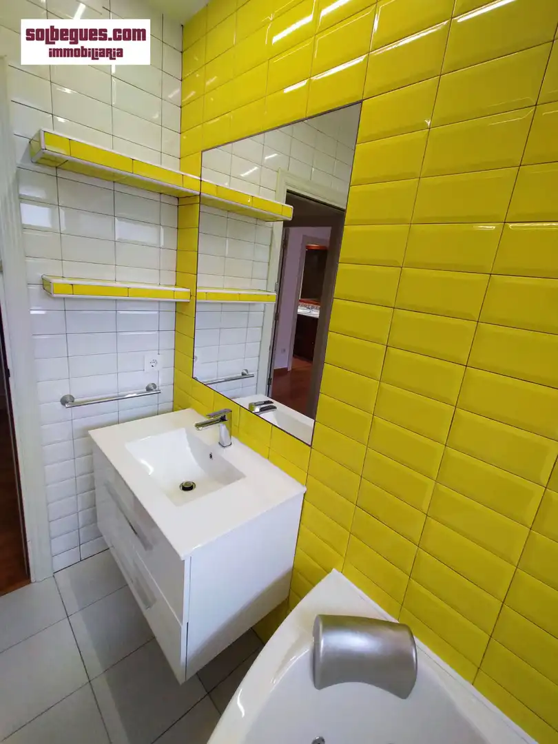 Baño de Casa adosada en venta en Begues con Calefacción, Jardín privado y Terraza