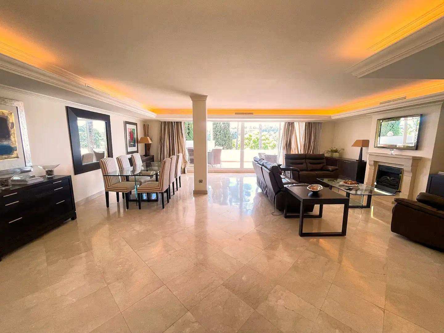 Sala de estar de Apartamento de alquiler en Marbella con Aire acondicionado, Terraza y Amueblado