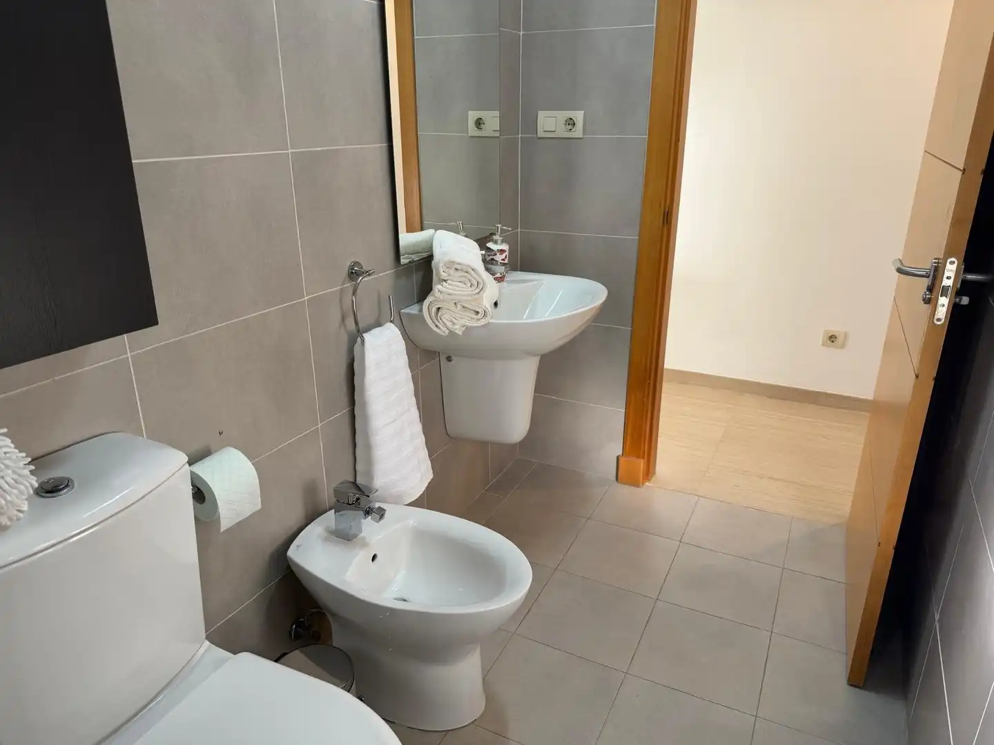 Baño de Apartamento de alquiler en Fuengirola con Aire acondicionado, Calefacción y Terraza