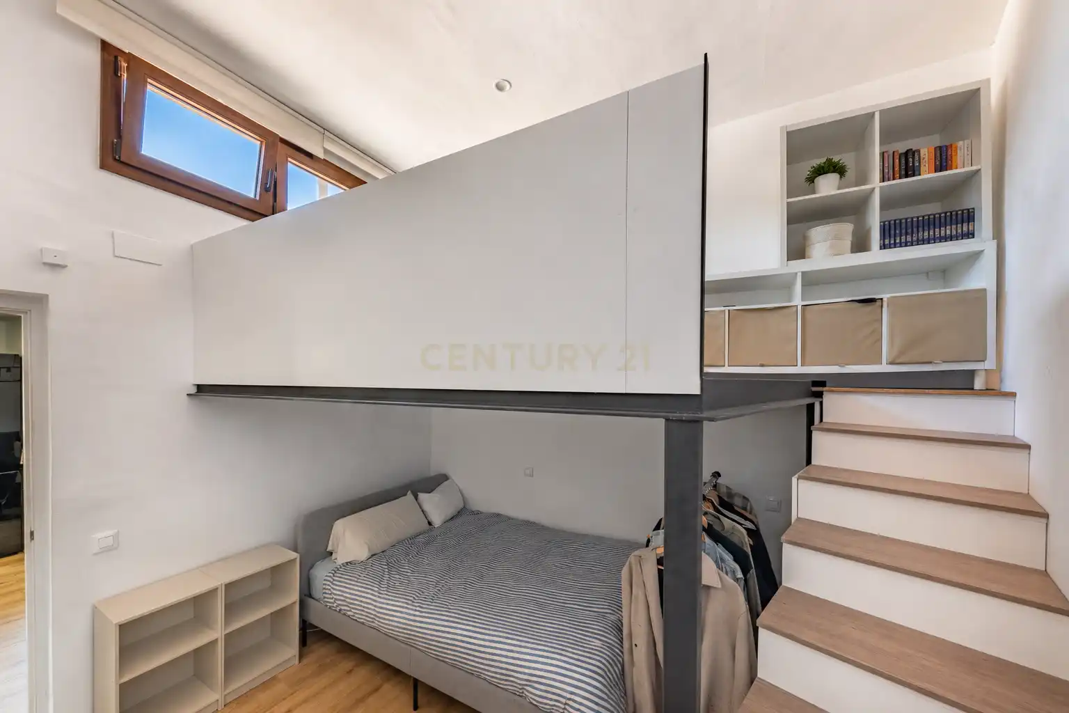 Dormitori de Casa o xalet en venda en Sant Cugat del Vallès amb Jardí privat i Traster