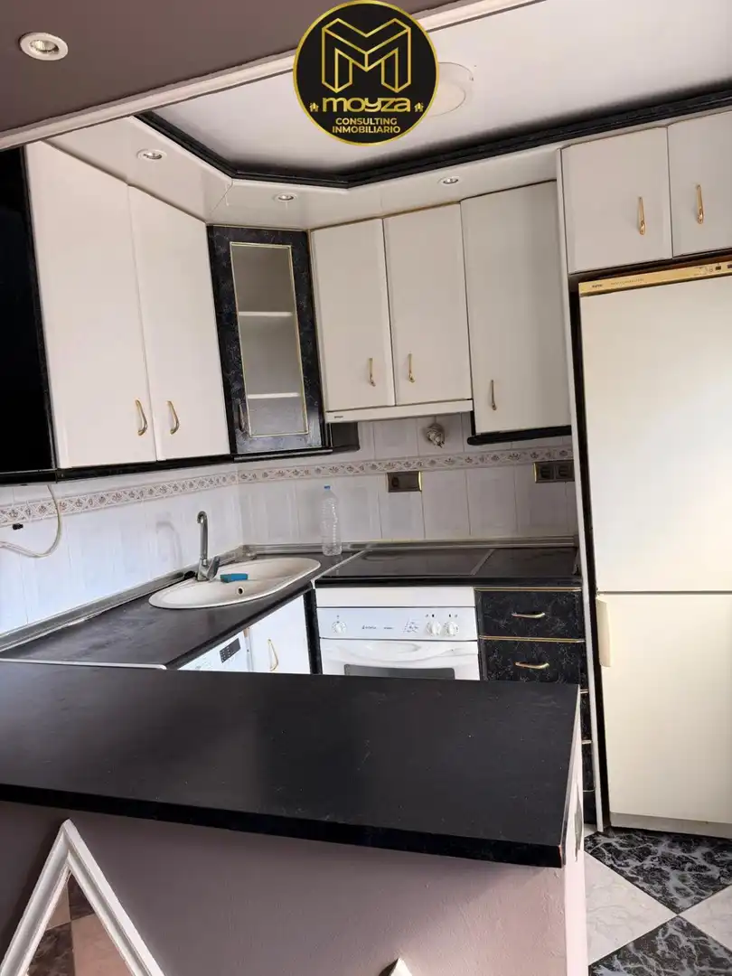 Kitchen of Flat for rent in Jaén  with Air Conditioner and Heating