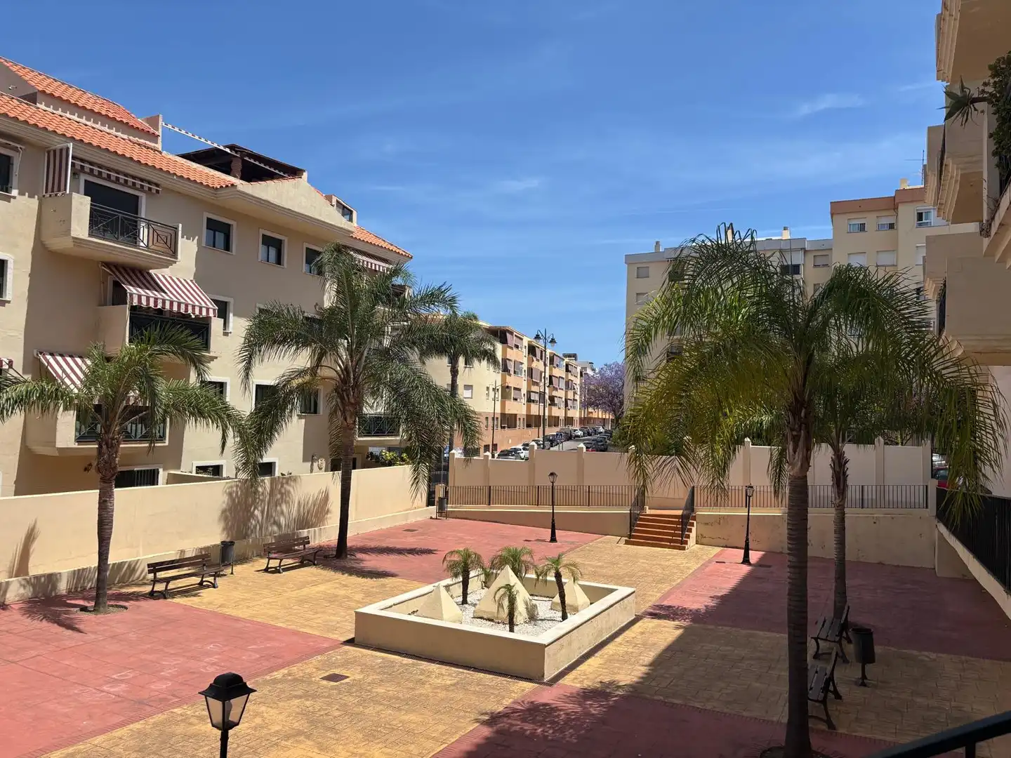 Vista exterior de Apartament de lloguer en Estepona amb Aire condicionat, Calefacció i Terrassa