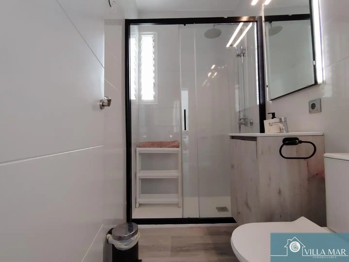 Bathroom of Flat for sale in Rota