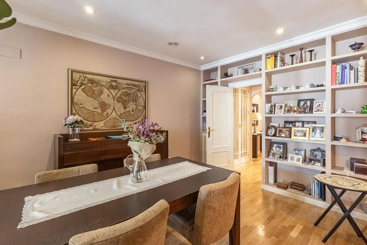 Comedor de Piso en venta en Granada con Aire acondicionado, Calefacción y Trastero
