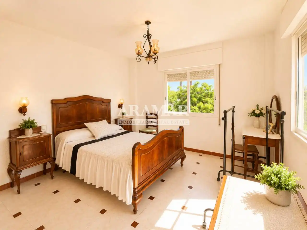 Habitación de Casa o chalet en venta en Oliva con Jardín privado