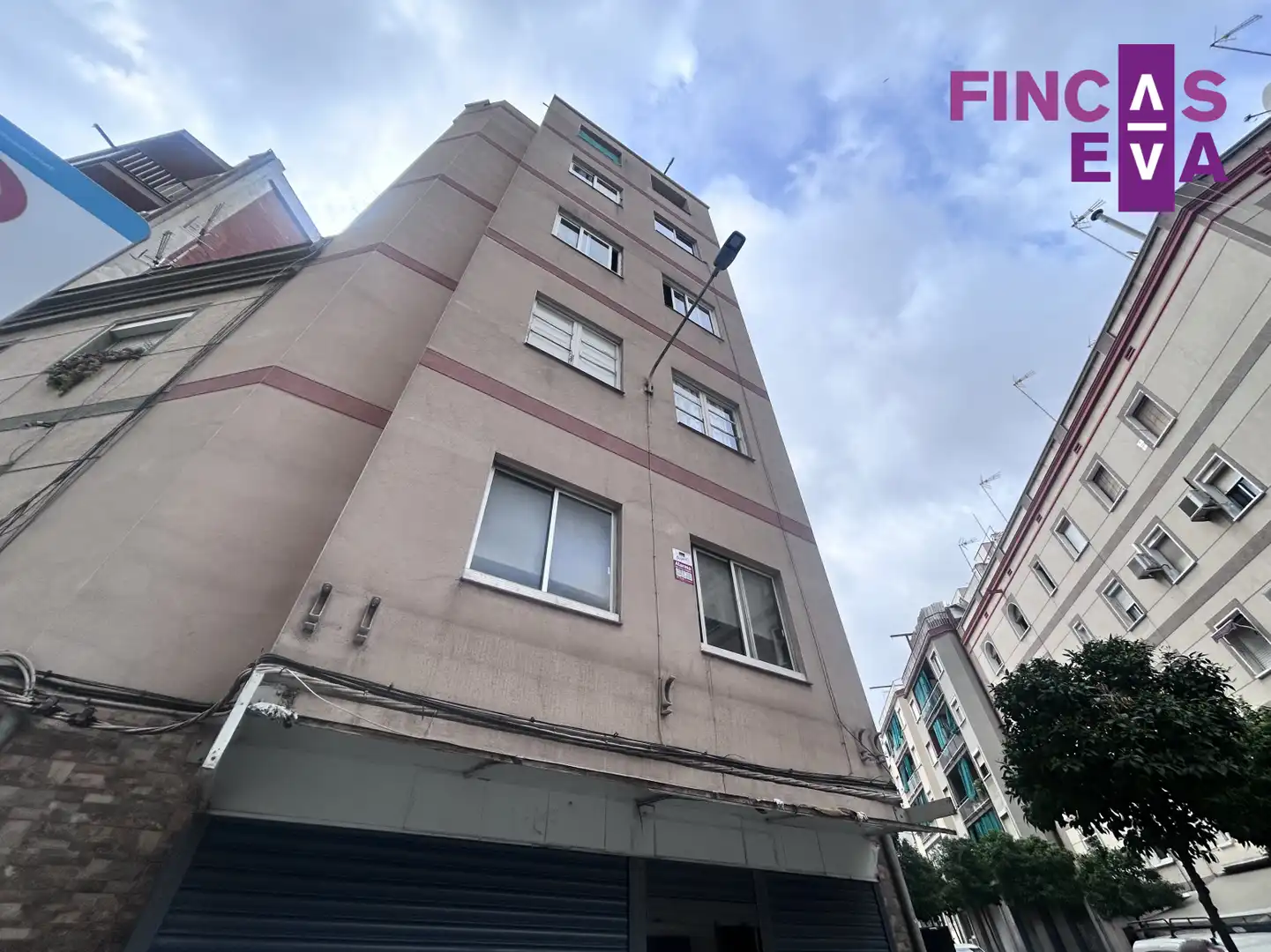 Exterior view of Flat for sale in L'Hospitalet de Llobregat