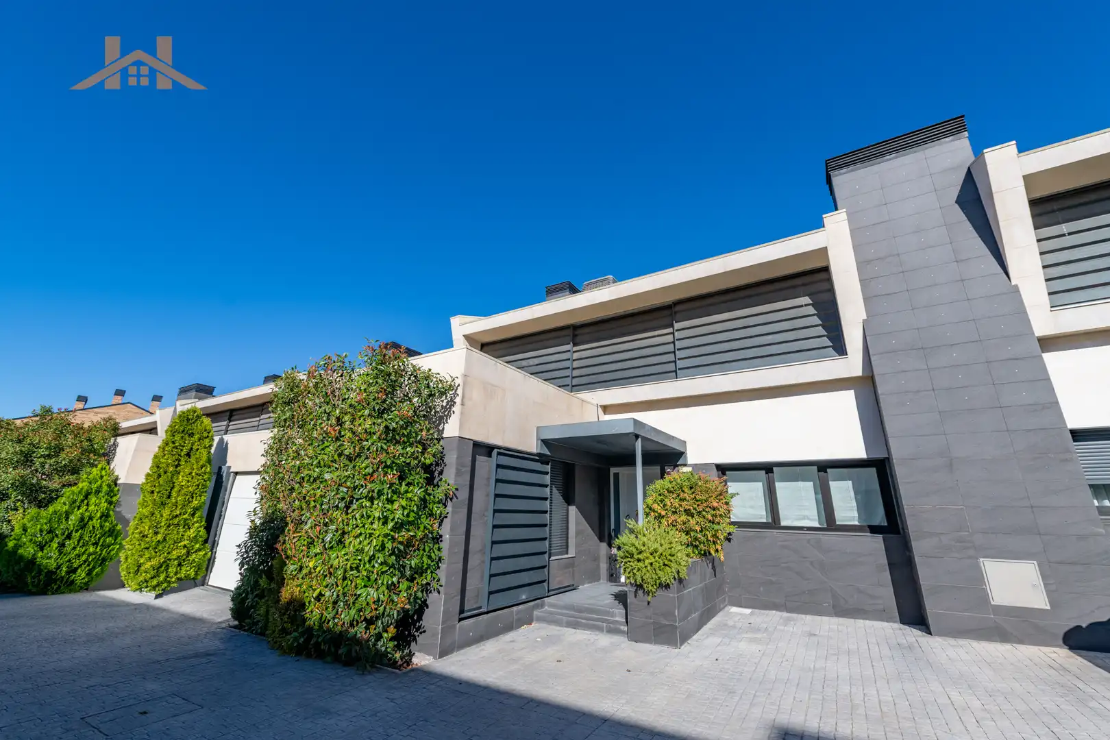 Exterior view of Detached homes for sale in Boadilla del Monte  with Air Conditioner, Heating and Private garden