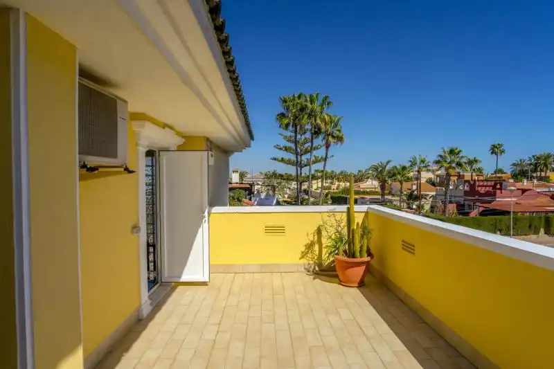 Chalet con terraza en venta en Avenida Miguel de Unamuno 17, imagen 41