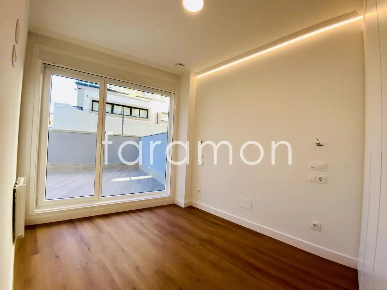 Habitación de Piso en venta en Sanxenxo con Terraza, Trastero y Internet