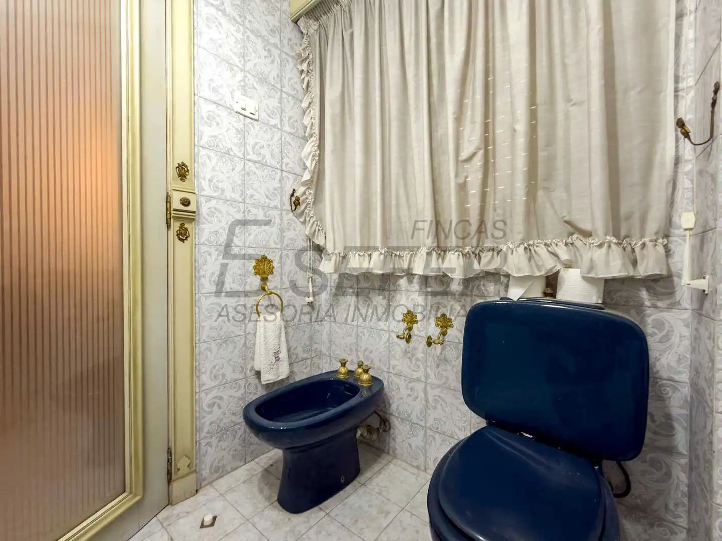 Baño de Piso en venta en Vila-real con TV