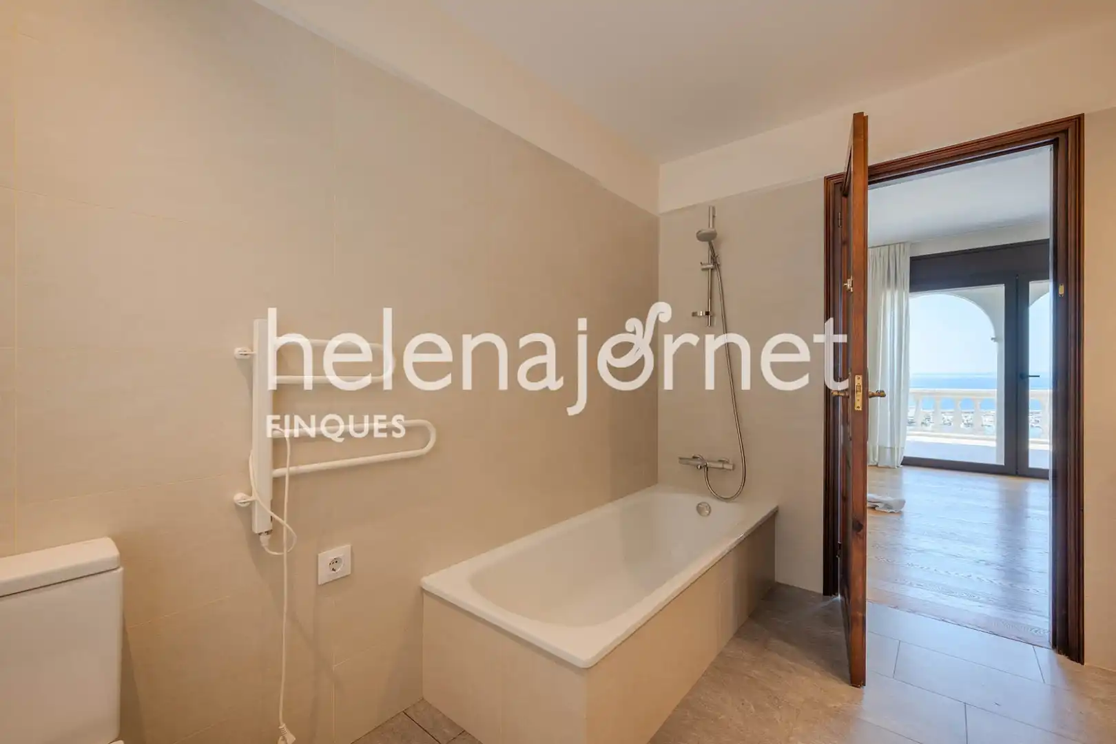 Bany de Casa o xalet en venda en Sant Feliu de Guíxols amb Aire condicionat, Calefacció i Terrassa