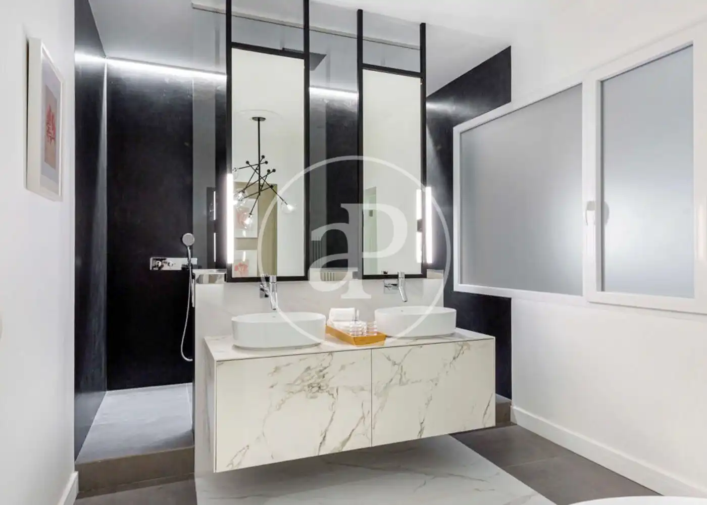 Badezimmer von Wohnung zum Verkauf in Madrid mit Klimaanlage, Heizung und Abstellraum