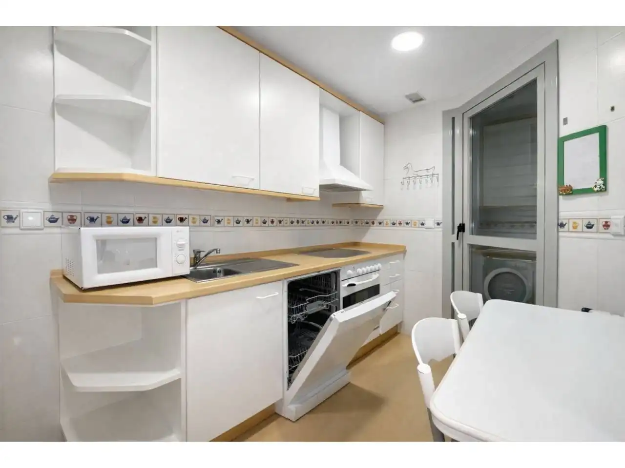 Kitchen of Flat for sale in Madrid  with Air Conditioner, Heating and Storage room