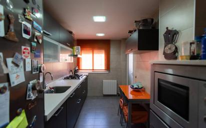 Kitchen of Flat for sale in Mollet del Vallès  with Air Conditioner and Balcony