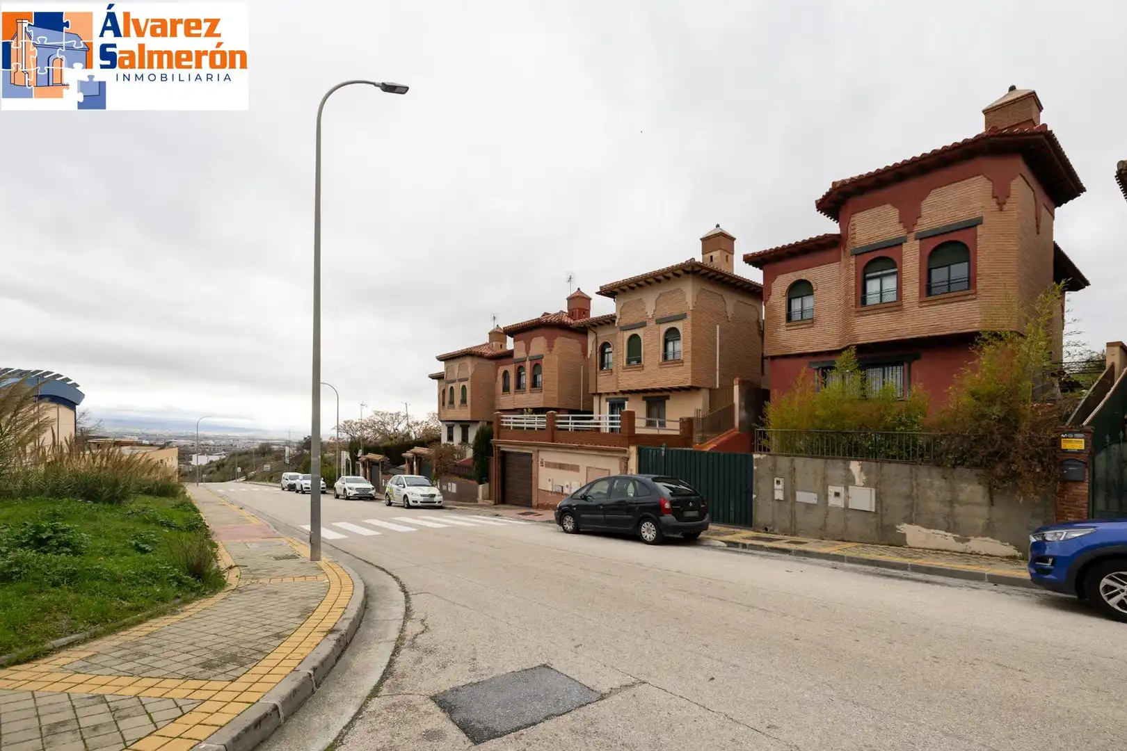 Xalet amb terrassa en venda a Avenida LUIS JAVIER