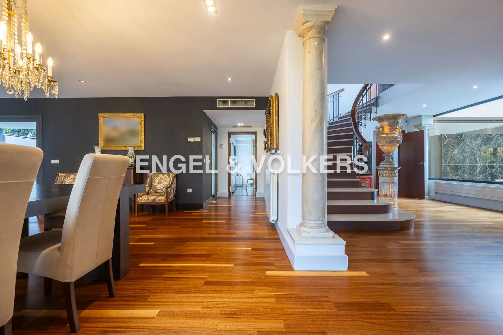 Country house zum Verkauf in Camas mit Klimaanlage, Heizung und Privatgarten