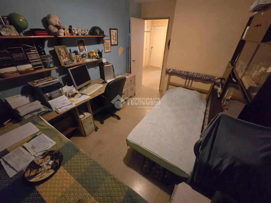 Bedroom of Flat for sale in Madrid  with Air Conditioner and Heating