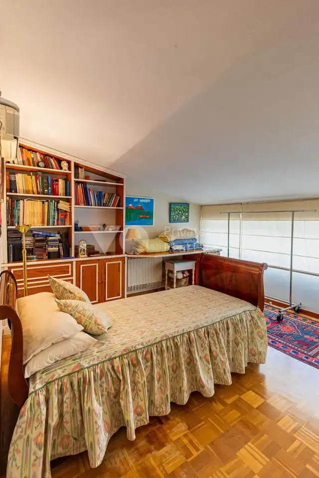 Bedroom of Houses for sale in Majadahonda  with Air Conditioner, Heating and Private garden