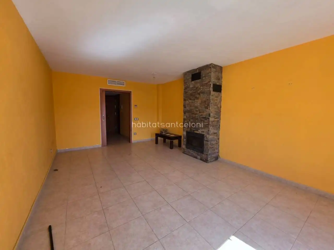 Maisonette zum Verkauf in Riells i Viabrea mit Terrasse, Balkon und Gemeinschaftspool