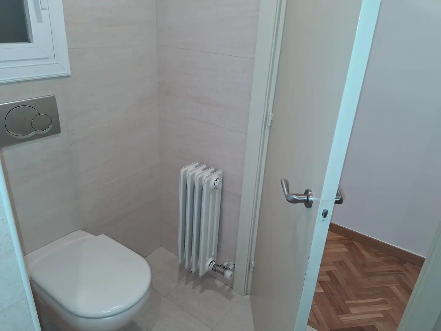 Badezimmer von Wohnung zum Verkauf in Sabadell mit Heizung, Parkett und Ofen