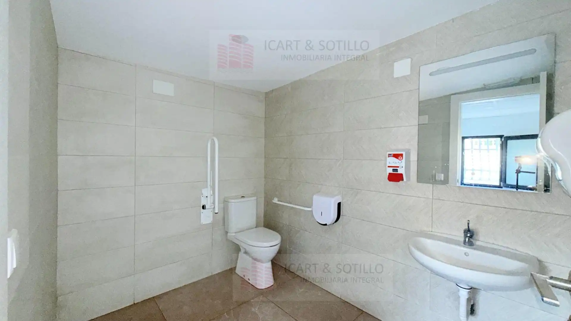 Bany de Casa o xalet en venda en Vinaròs amb Aire condicionat, Jardí privat i Terrassa